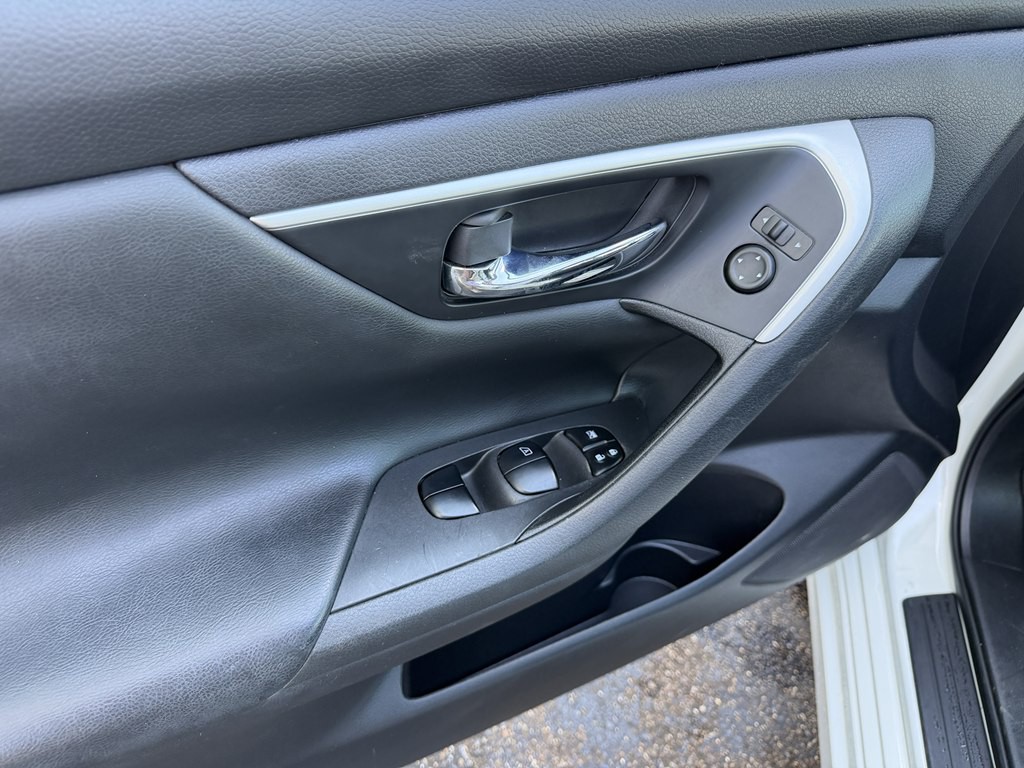 2018 Nissan Altima Image 12