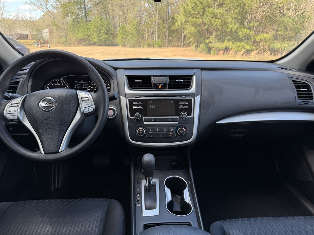 2018 Nissan Altima Image 14