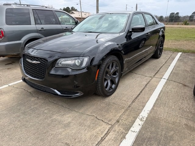 2020 Chrysler 300 Image 1