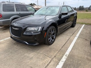 Image for 2020 Chrysler 300 Touring ID: 7213135