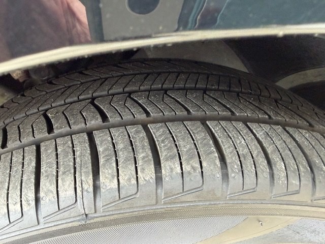 2020 Chrysler 300 Image 3