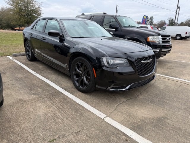 2020 Chrysler 300 Image 6