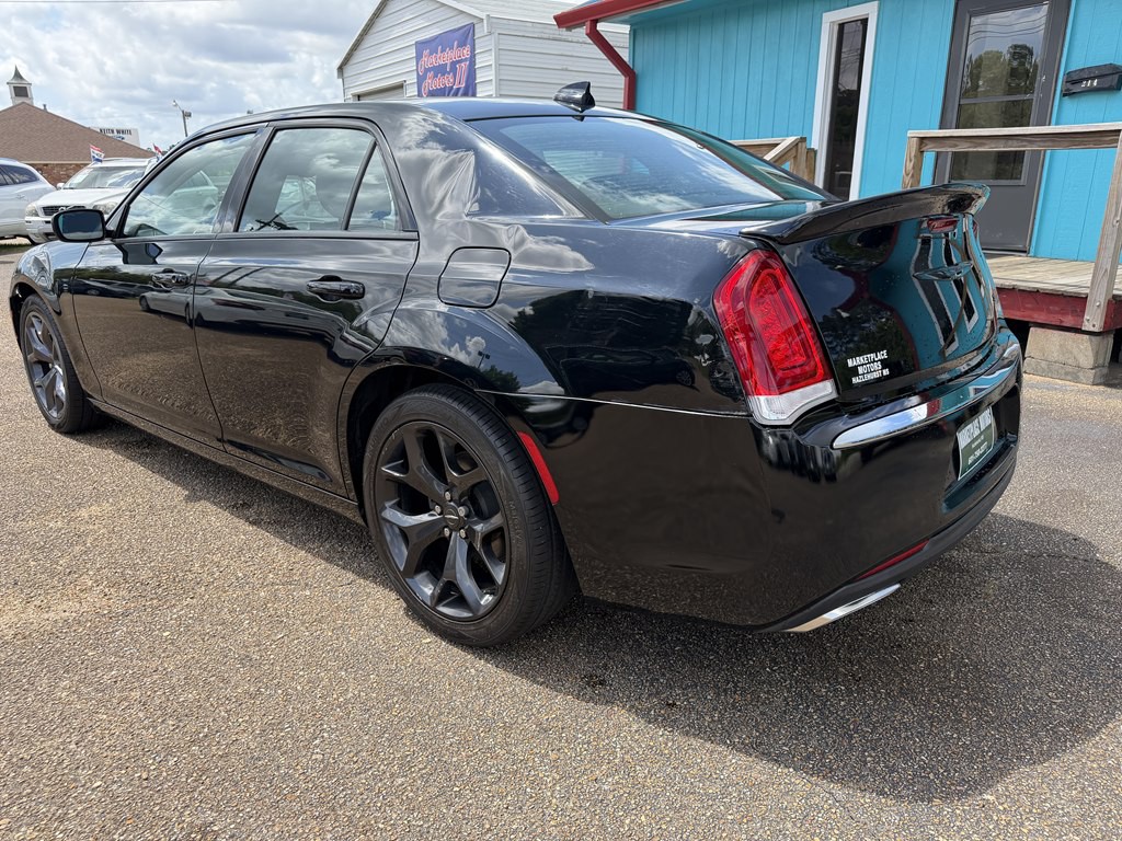 2020 Chrysler 300 Image 3