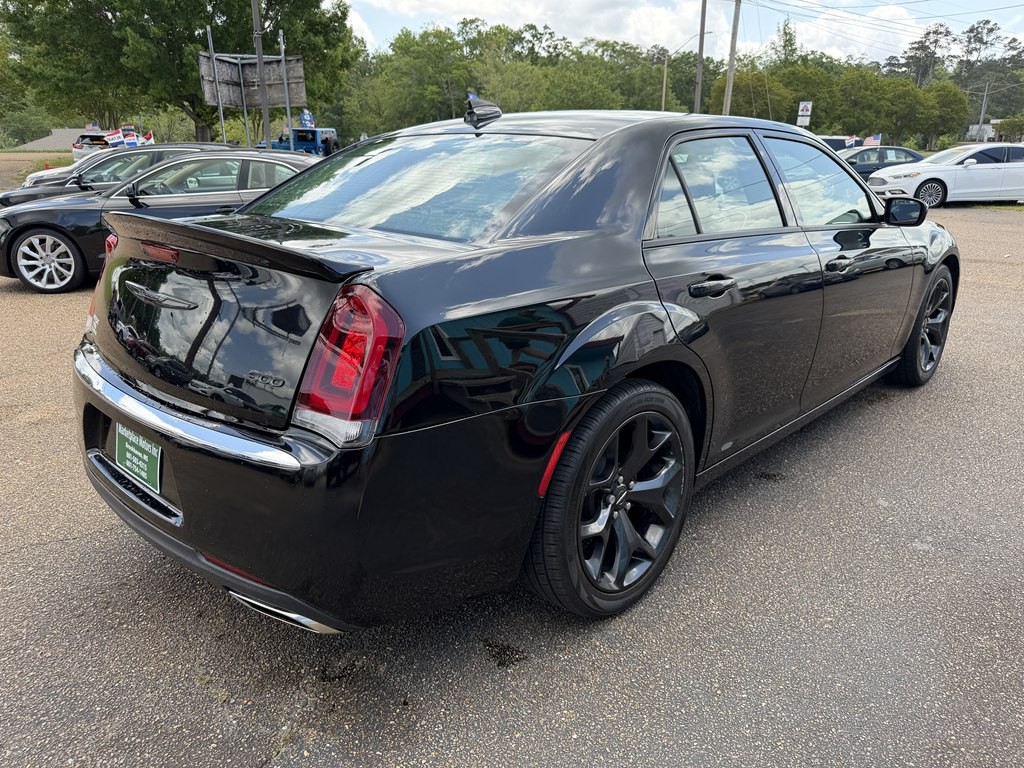 2020 Chrysler 300 Image 5