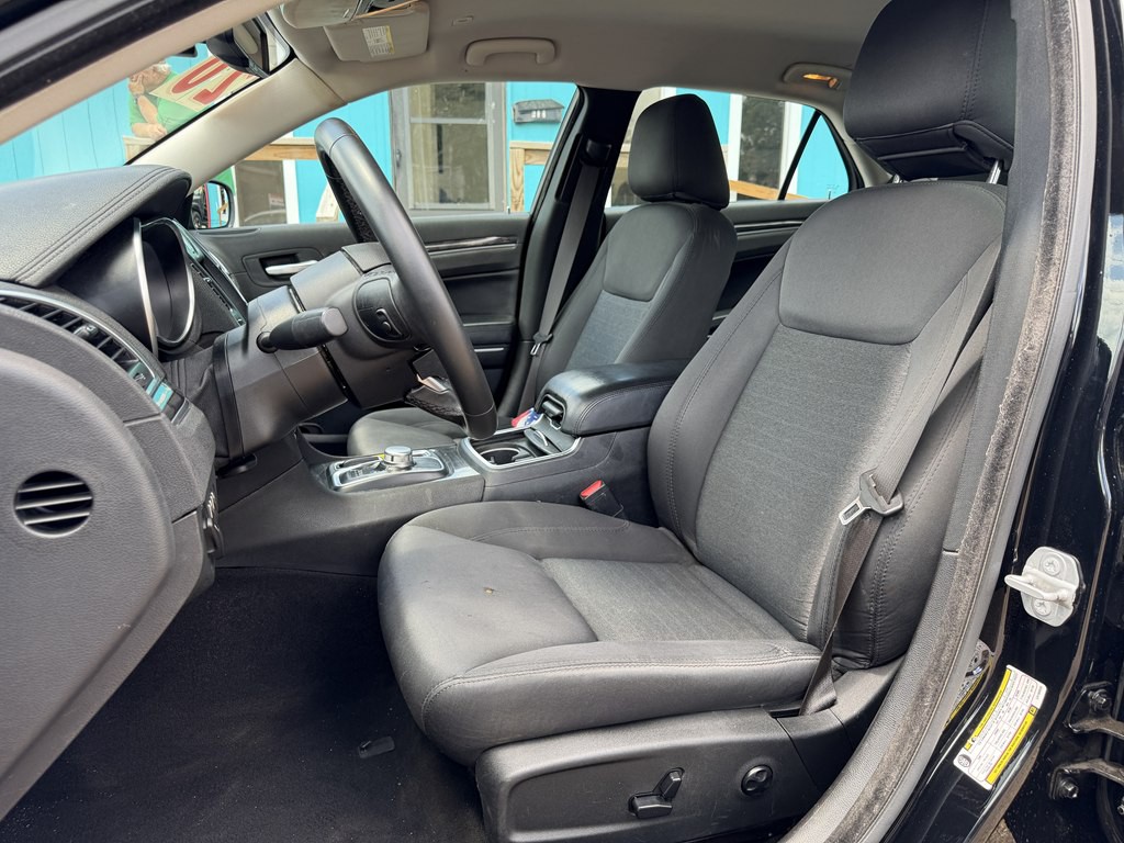 2020 Chrysler 300 Image 9
