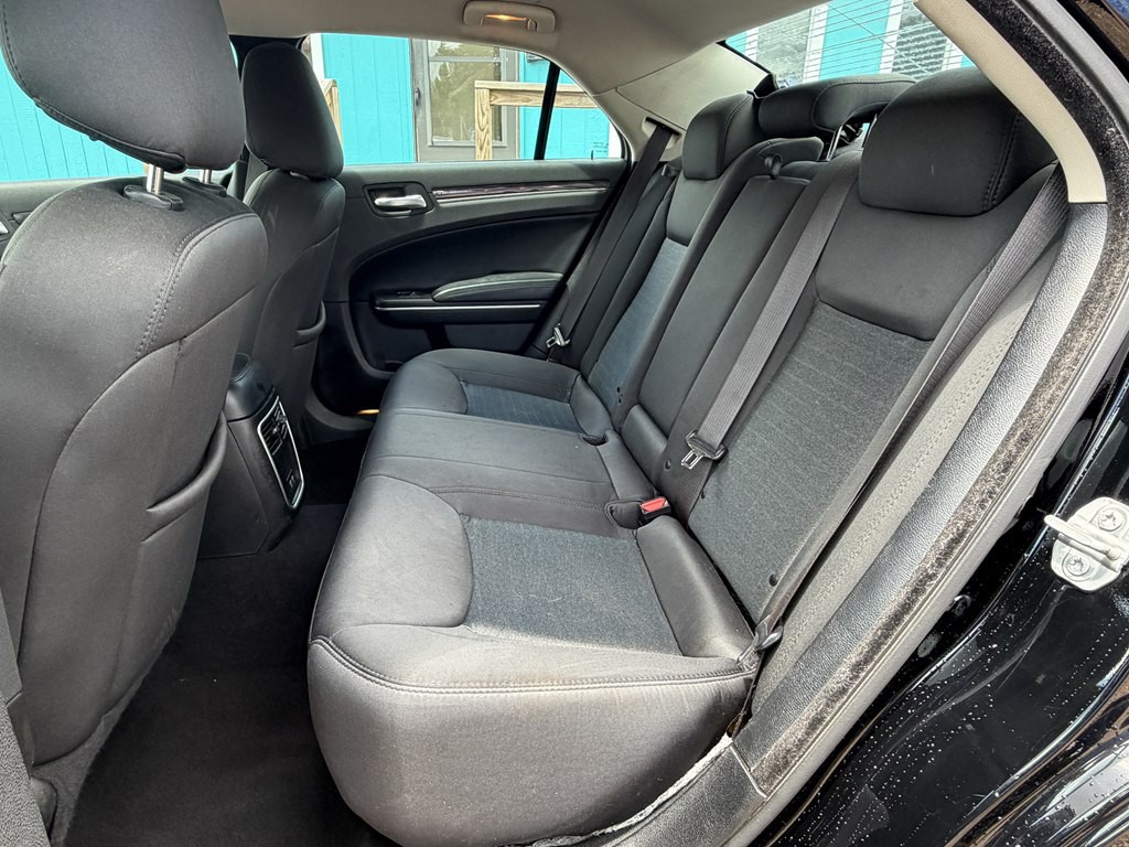 2020 Chrysler 300 Image 11