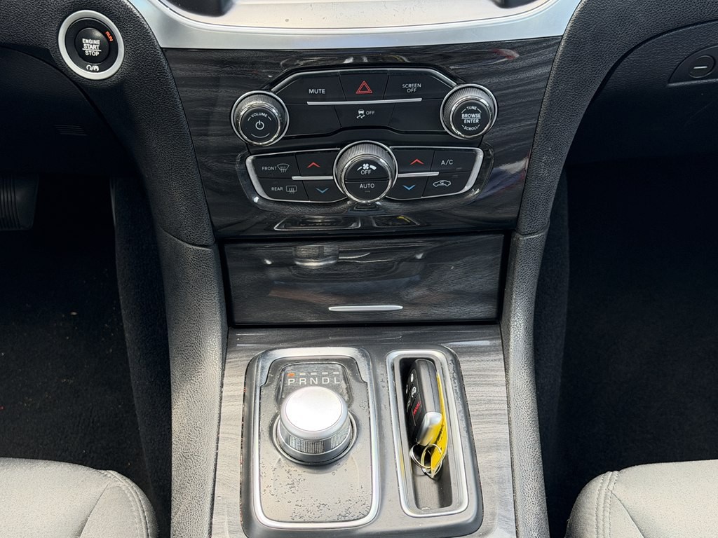 2020 Chrysler 300 Image 14