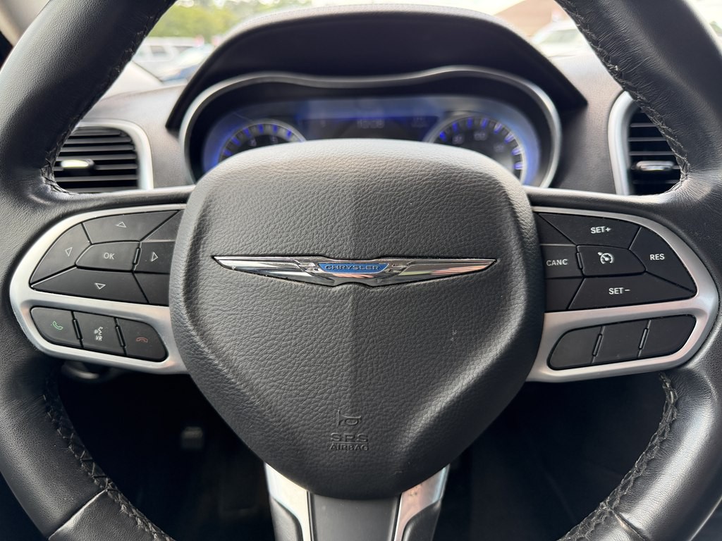 2020 Chrysler 300 Image 16