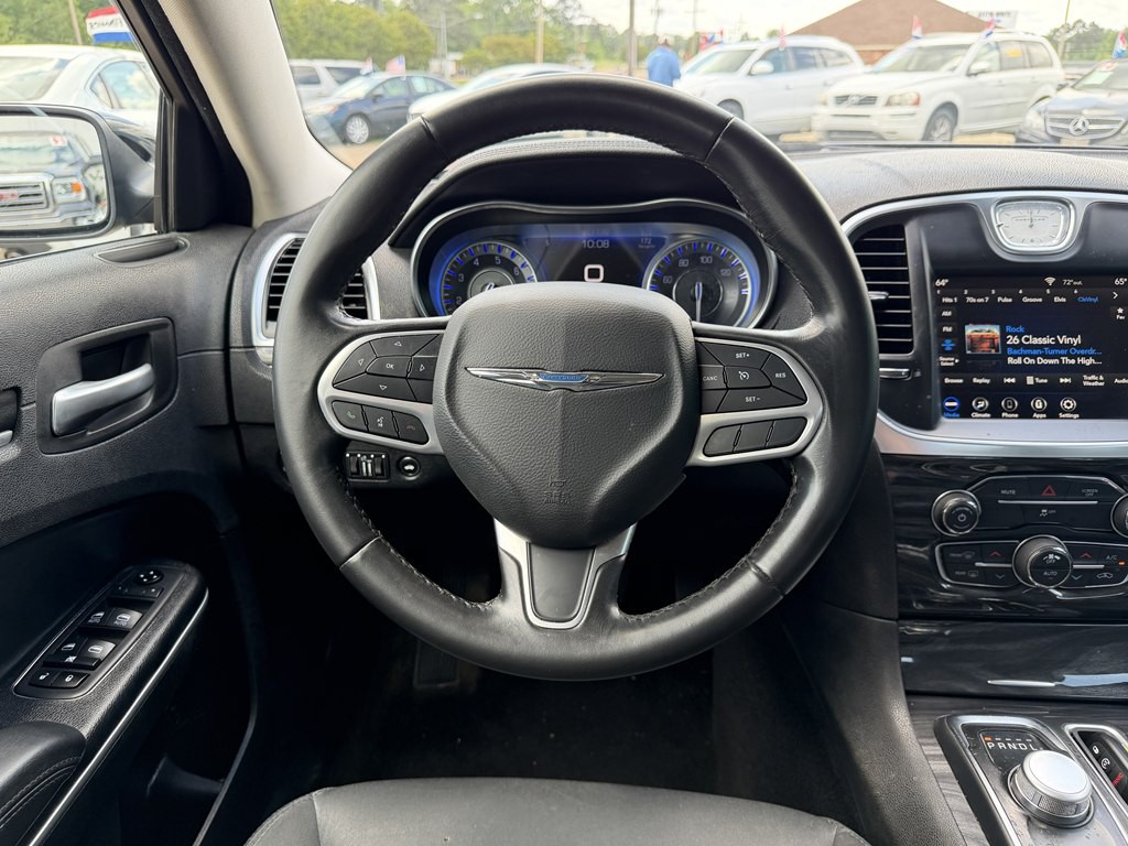 2020 Chrysler 300 Image 18