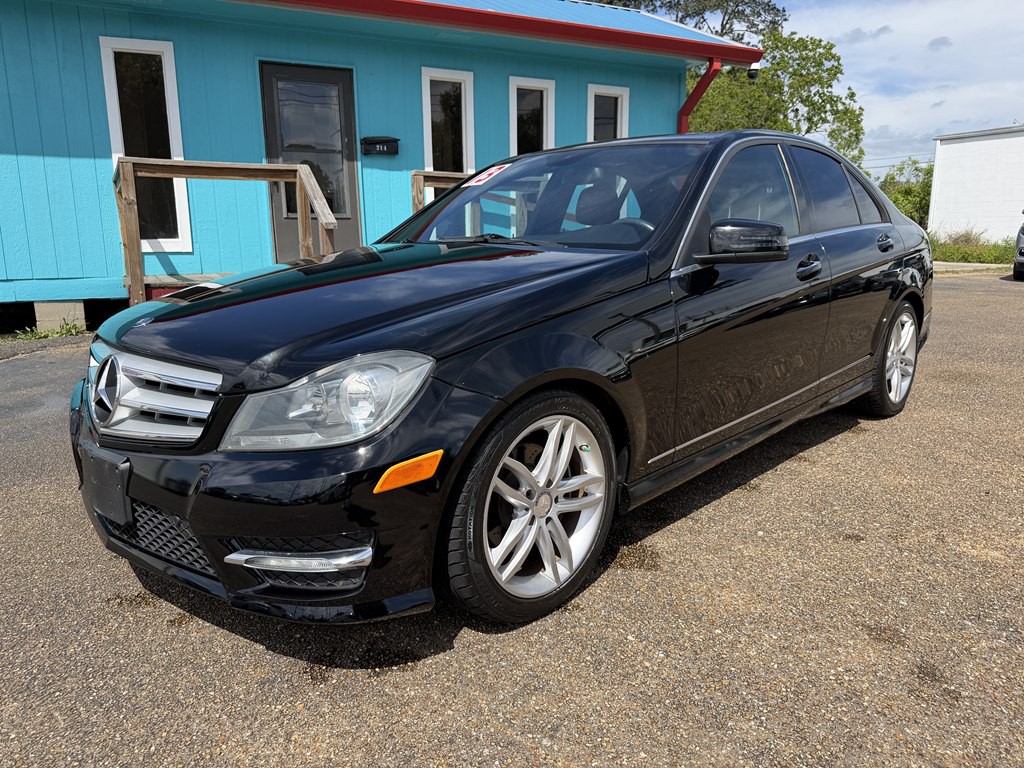 2013 Mercedes-Benz C-Class Image 1