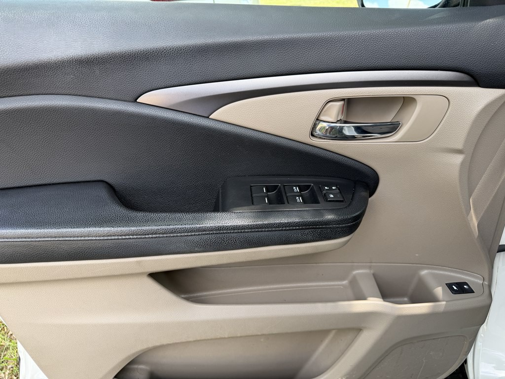 2017 Honda Pilot Image 11