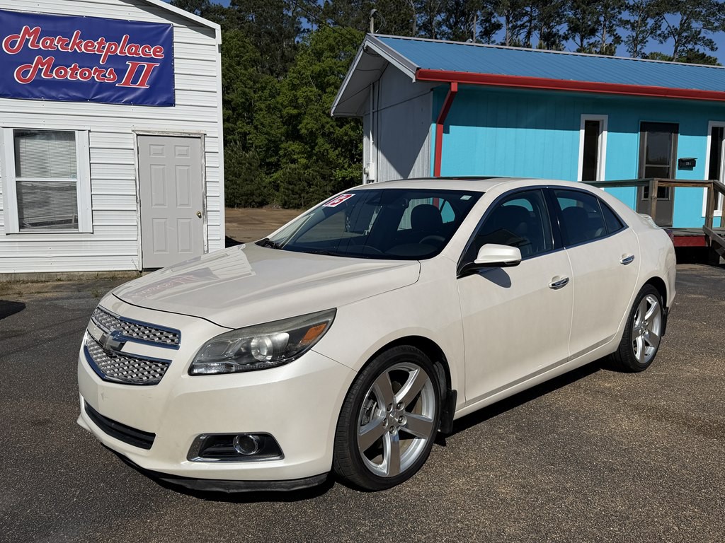 2013 Chevrolet Malibu Image 1