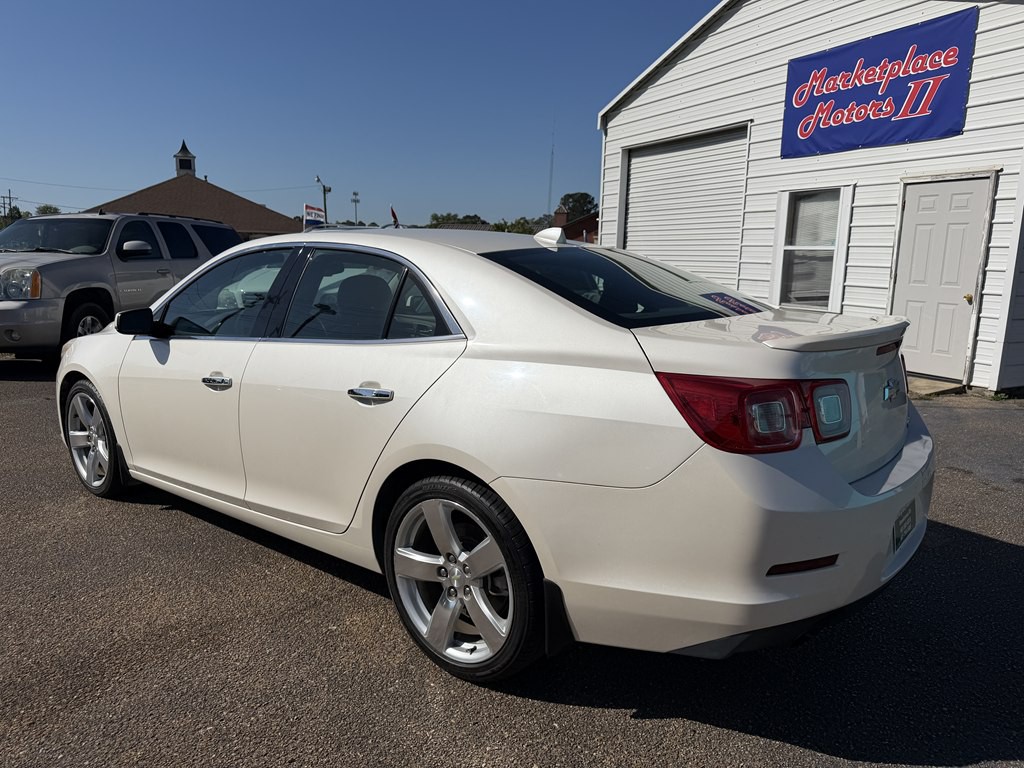 2013 Chevrolet Malibu Image 3