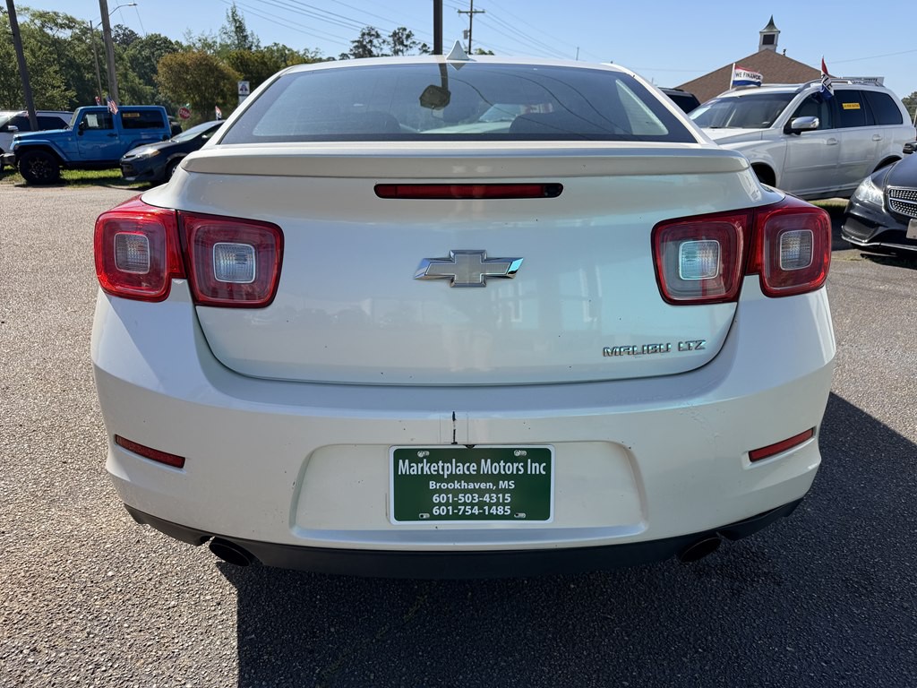 2013 Chevrolet Malibu Image 4