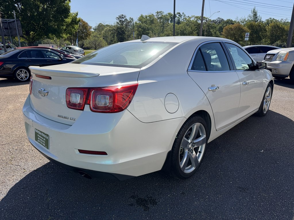 2013 Chevrolet Malibu Image 5
