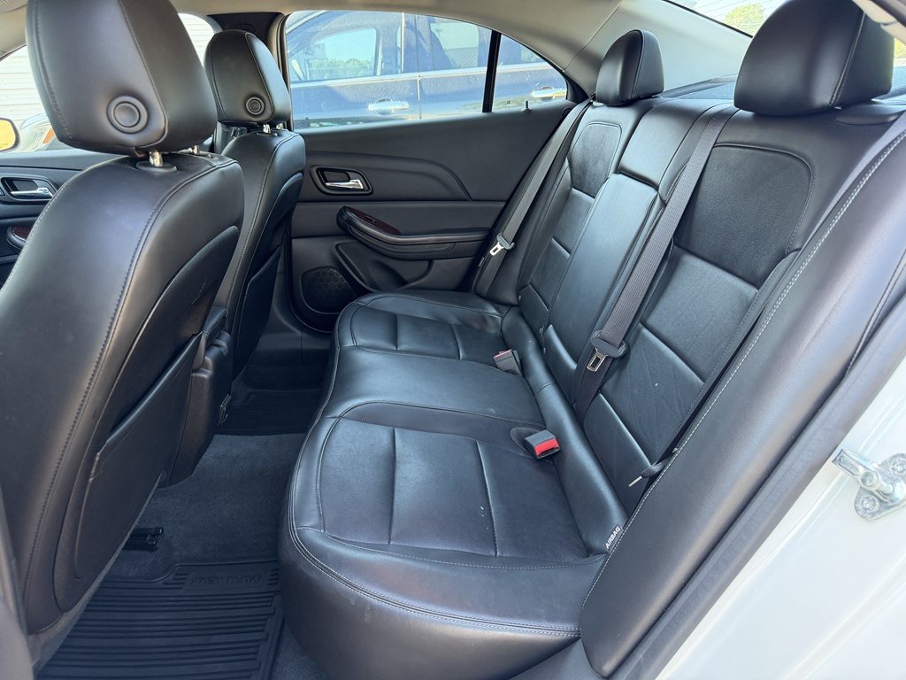 2013 Chevrolet Malibu Image 12