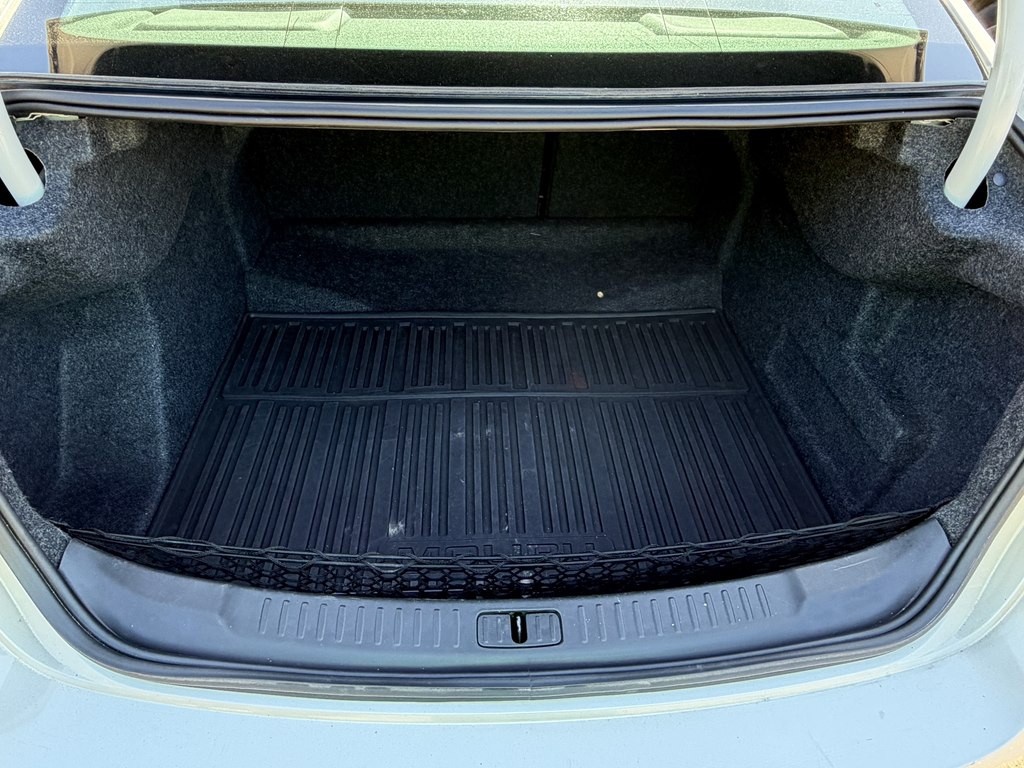 2013 Chevrolet Malibu Image 24