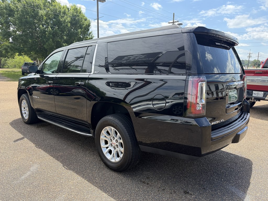 2017 GMC Yukon Image 3