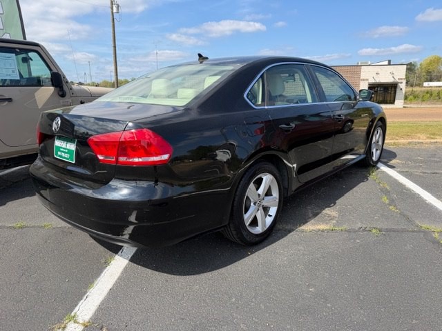 2013 Volkswagen Passat Image 4