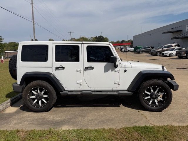 2013 Jeep Wrangler Unlimited Image 3