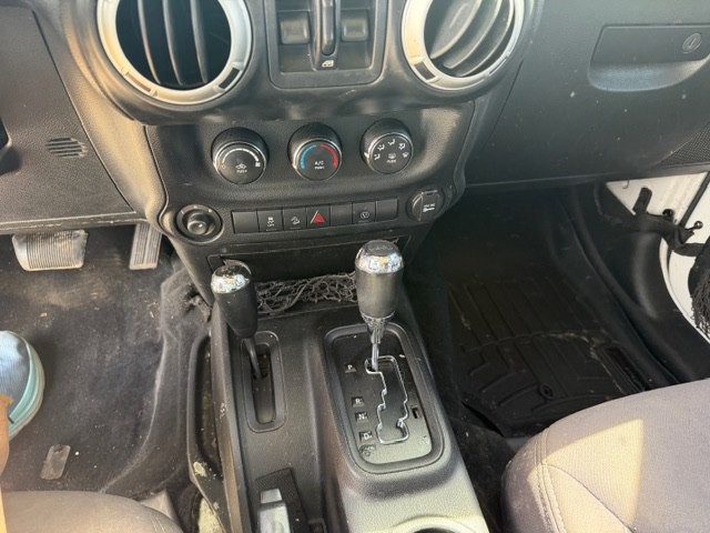 2013 Jeep Wrangler Unlimited Image 9