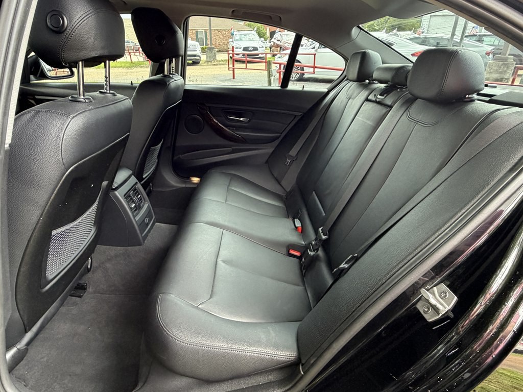 2015 BMW 3 Series Image 11