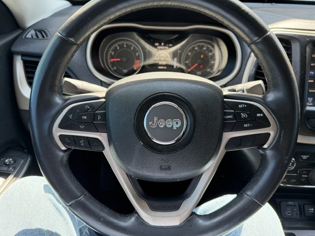 2015 Jeep Cherokee Image 9