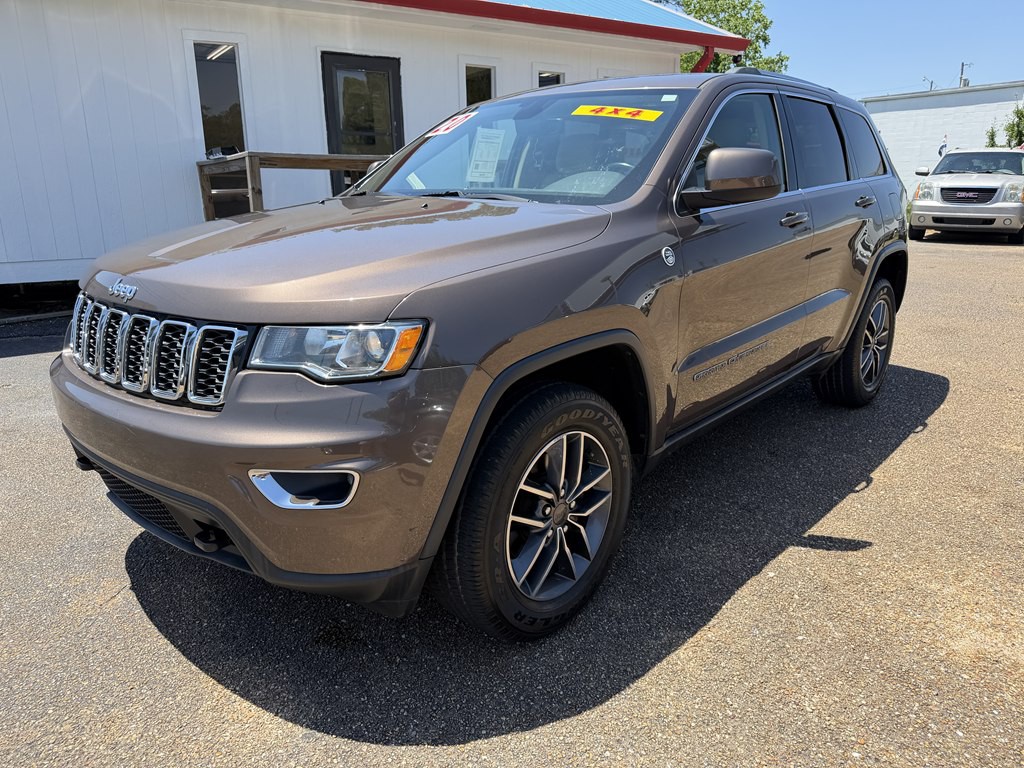2020 Jeep Grand Cherokee Image 1