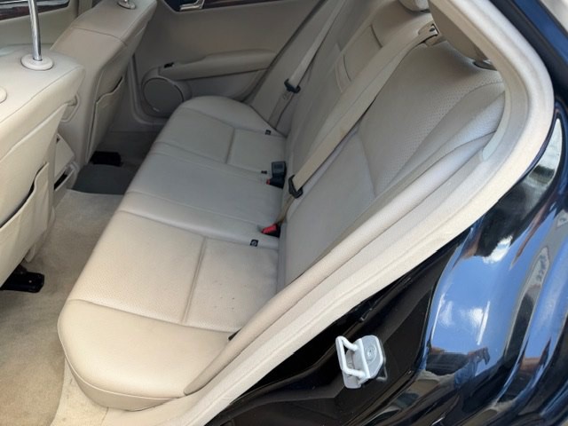 2011 Mercedes-Benz C-Class Image 9