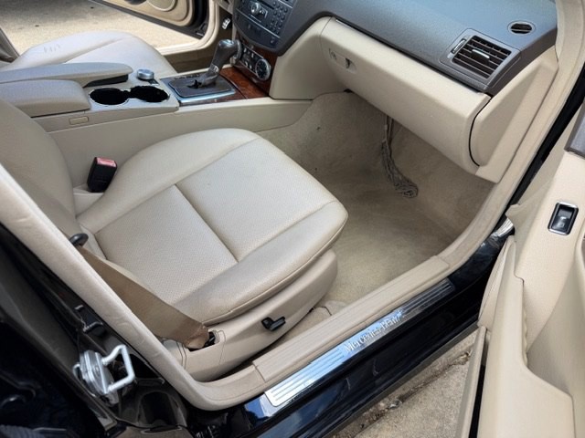 2011 Mercedes-Benz C-Class Image 10