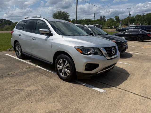 2019 Nissan Pathfinder Image 1