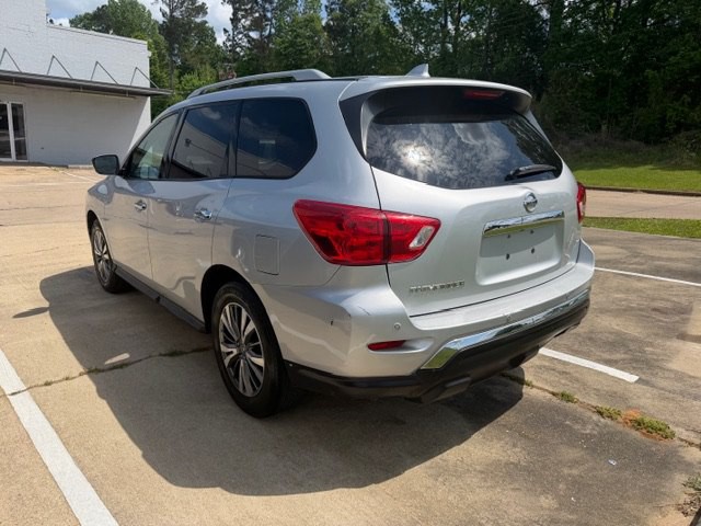 2019 Nissan Pathfinder Image 2