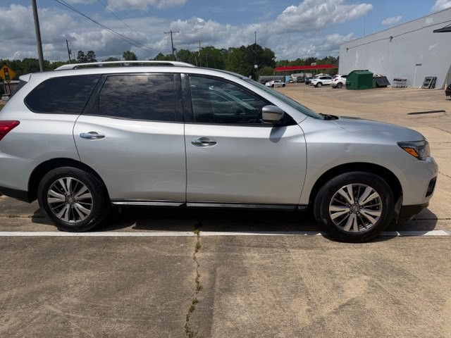 2019 Nissan Pathfinder Image 3