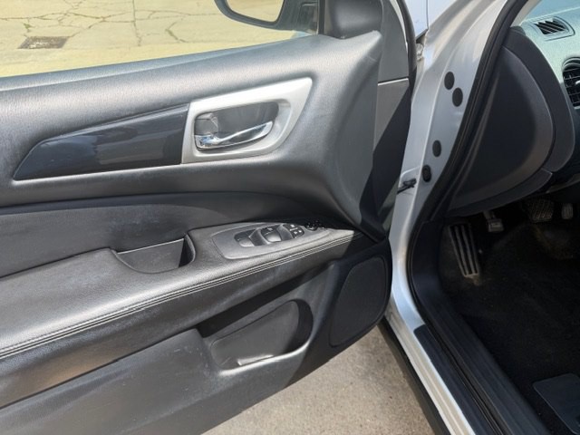 2019 Nissan Pathfinder Image 5