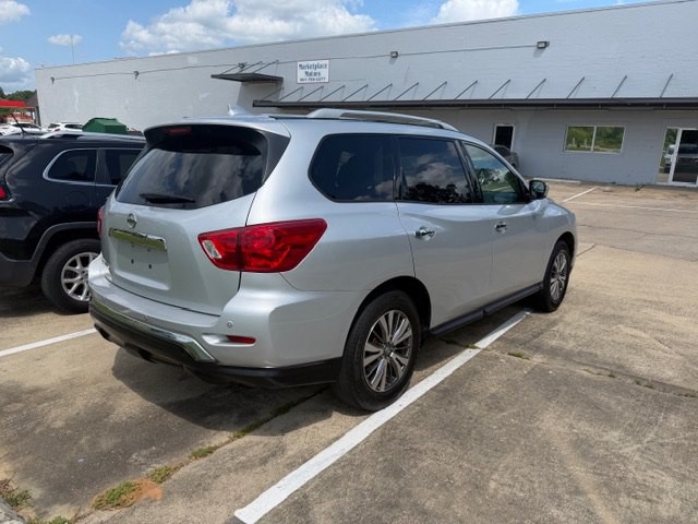 2019 Nissan Pathfinder Image 16
