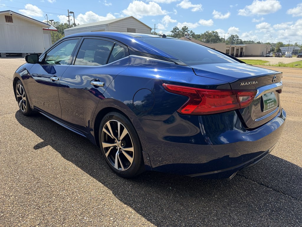 2017 Nissan Maxima Image 3