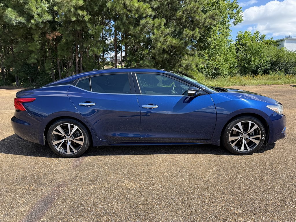 2017 Nissan Maxima Image 7