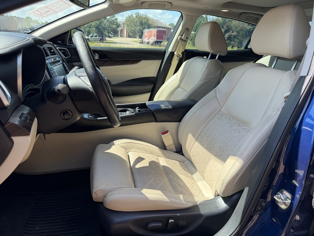 2017 Nissan Maxima Image 10