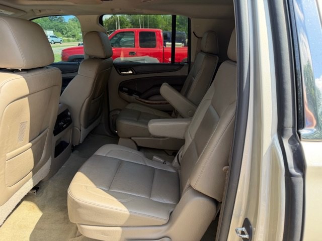 2016 Chevrolet Suburban Image 6