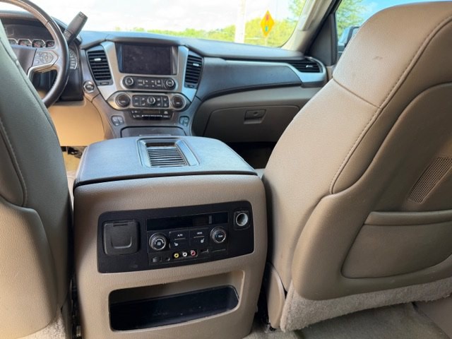 2016 Chevrolet Suburban Image 8
