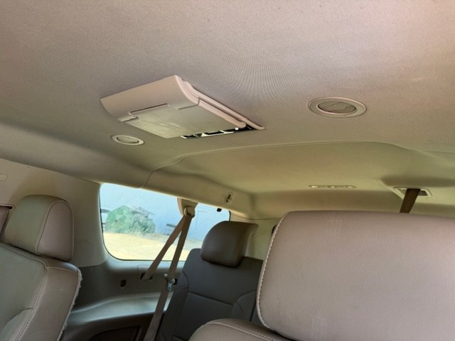 2016 Chevrolet Suburban Image 9