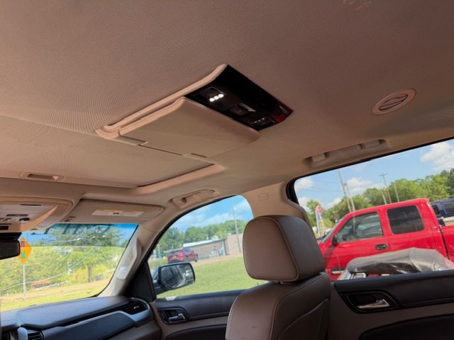 2016 Chevrolet Suburban Image 10
