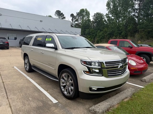 2016 Chevrolet Suburban Image 15