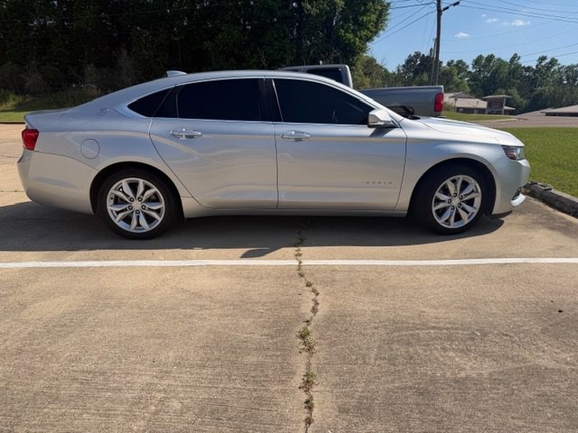 2018 Chevrolet Impala Image 2