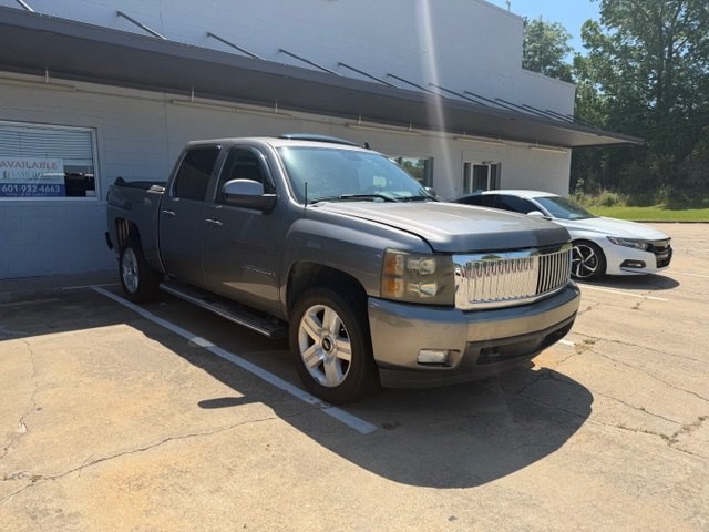 2007 Chevrolet Silverado 1500 Image 2