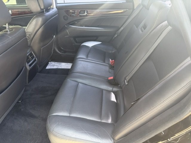 2016 Hyundai Equus Image 9