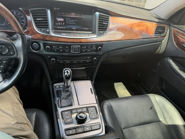 2016 Hyundai Equus Image 16