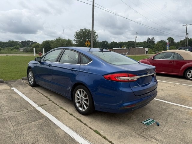 2017 Ford Fusion Image 2