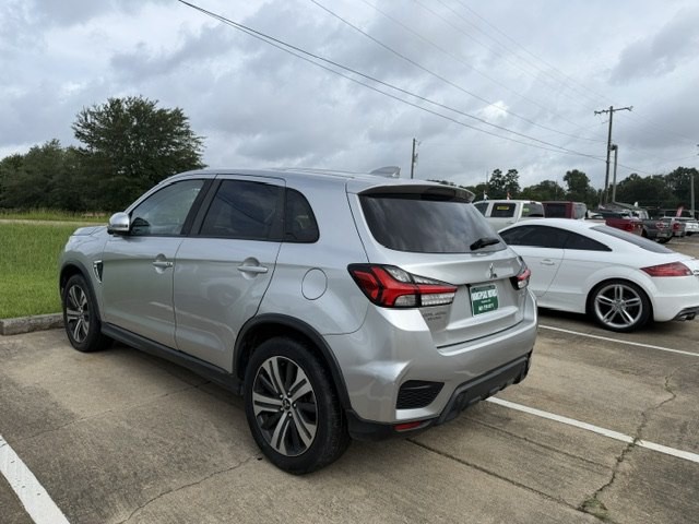 2021 Mitsubishi Outlander Image 2