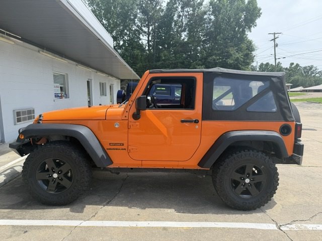 2012 Jeep Wrangler Image 2